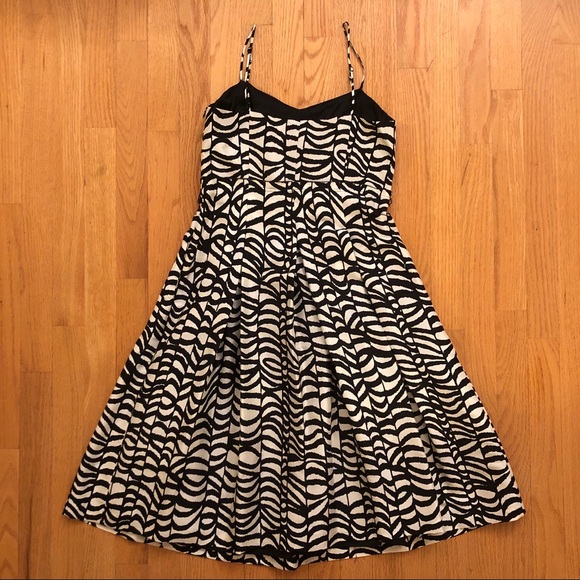 NWT Black and White Print Dress - Picture 7 of 7